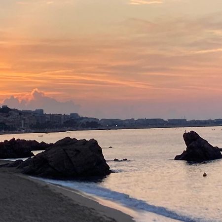 Chambre Parentale , Salle De Bain Privee, Acces Plages & Vue Mer Du Salon Dans Appartement Partage Chez L'Habitant ,, Master Bedroom, Private Bathroom, Beach Access & Sea View คานส์ ภายนอก รูปภาพ